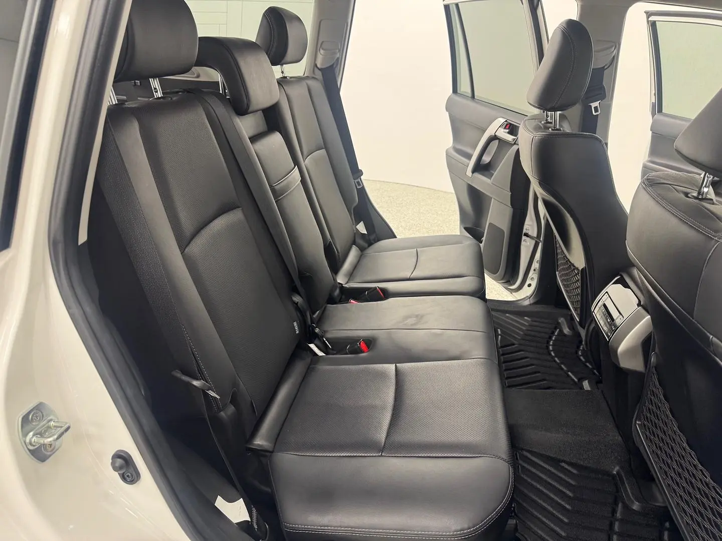 2024 Toyota Landcruiser Prado Gallery Image 26