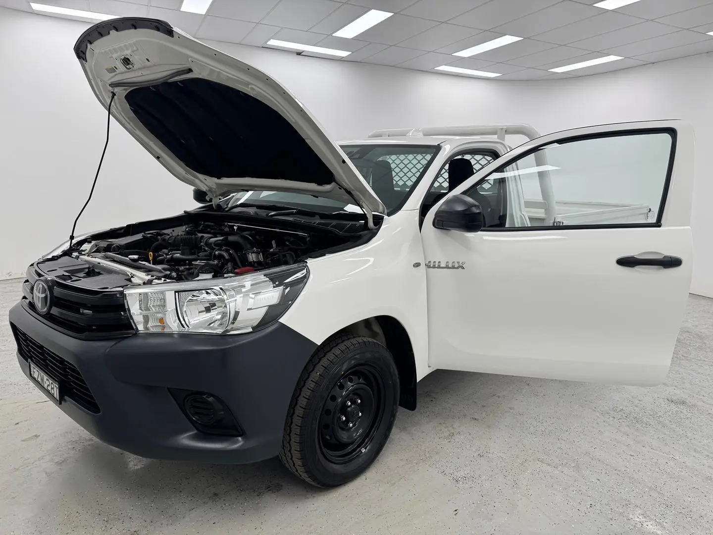 2023 Toyota Hilux Gallery Image 12