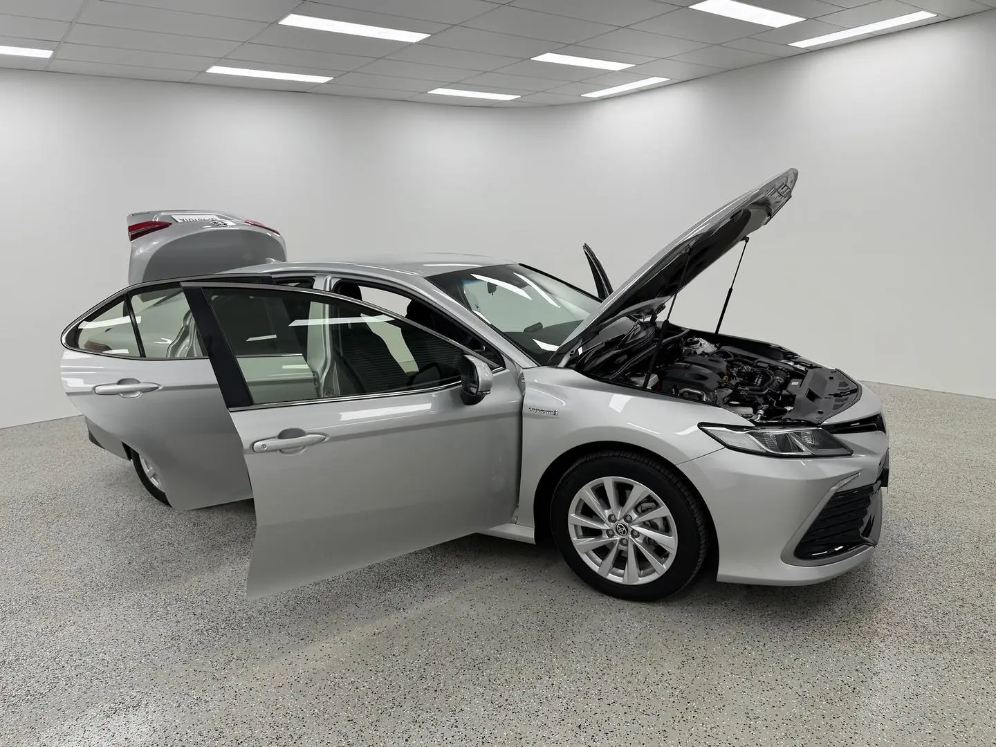 2024 Toyota Camry Gallery Image 8