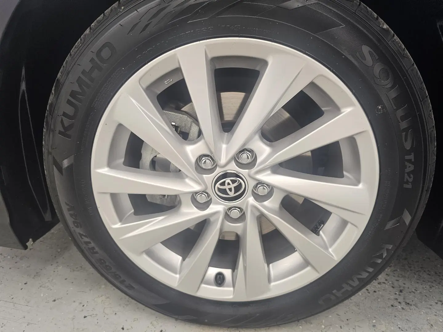 2022 Toyota Camry Gallery Image 10