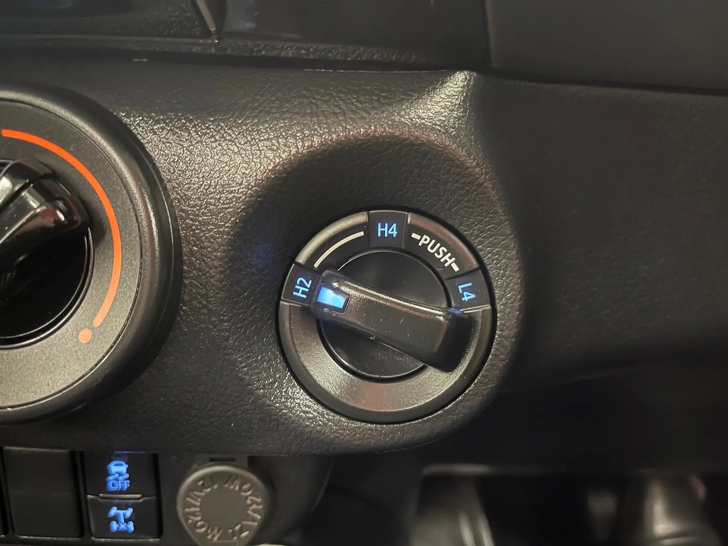 2024 Toyota Hilux Gallery Image 22