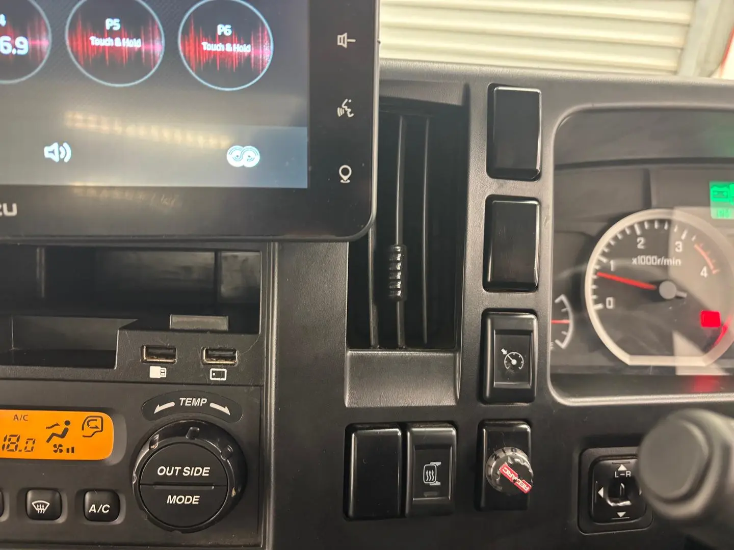 2023 Isuzu N Series Gallery Image 22