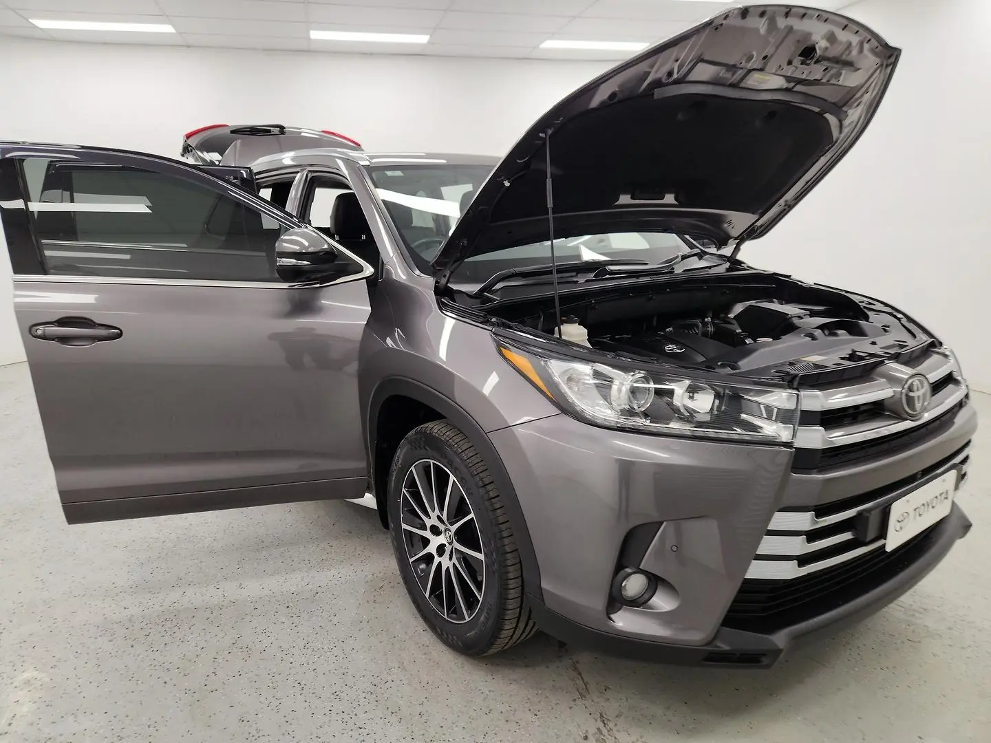 2020 Toyota Kluger Gallery Image 8