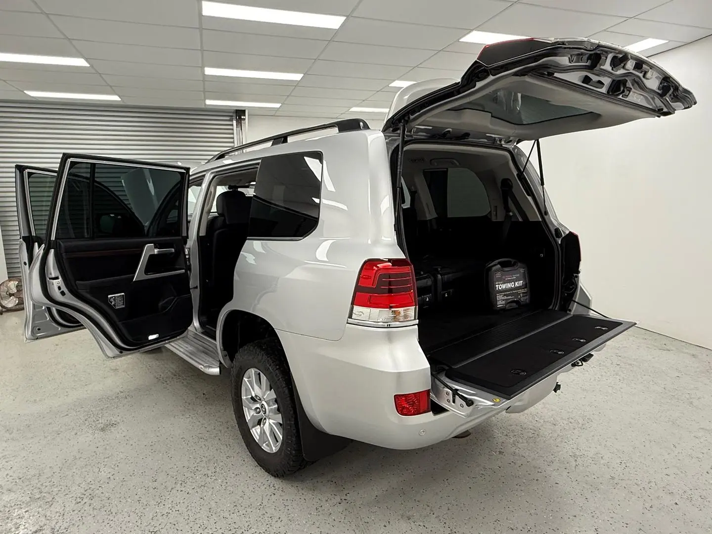 2020 Toyota Landcruiser Gallery Image 13