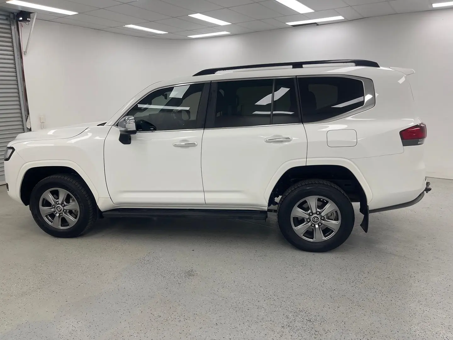 2023 Toyota Landcruiser Gallery Image 6