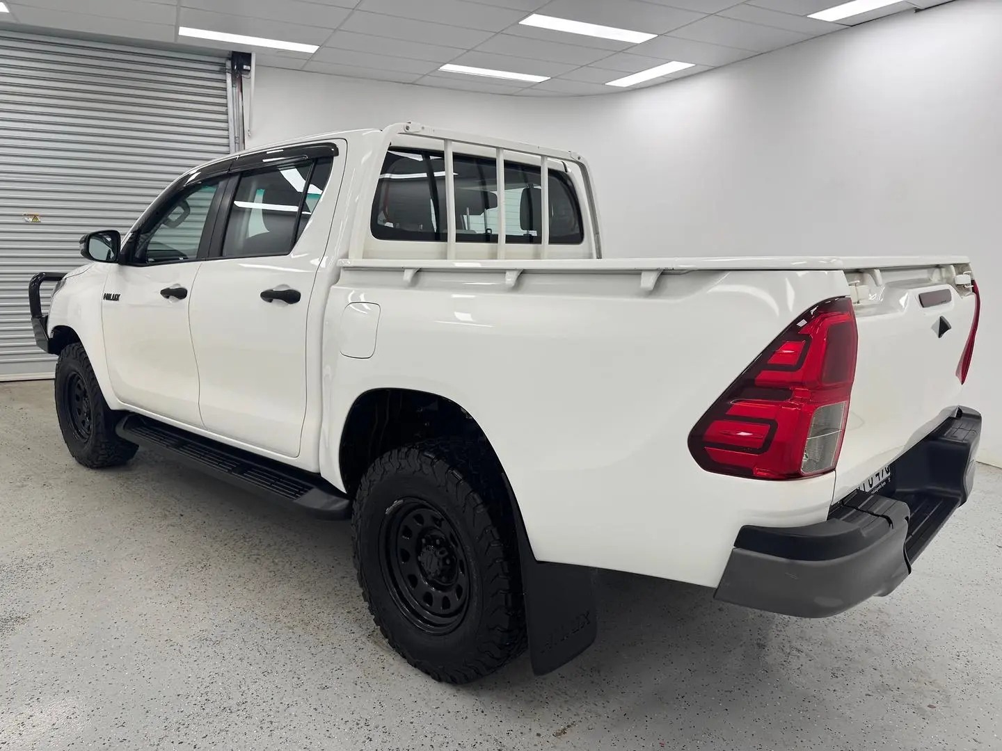 2018 Toyota Hilux Gallery Image 4