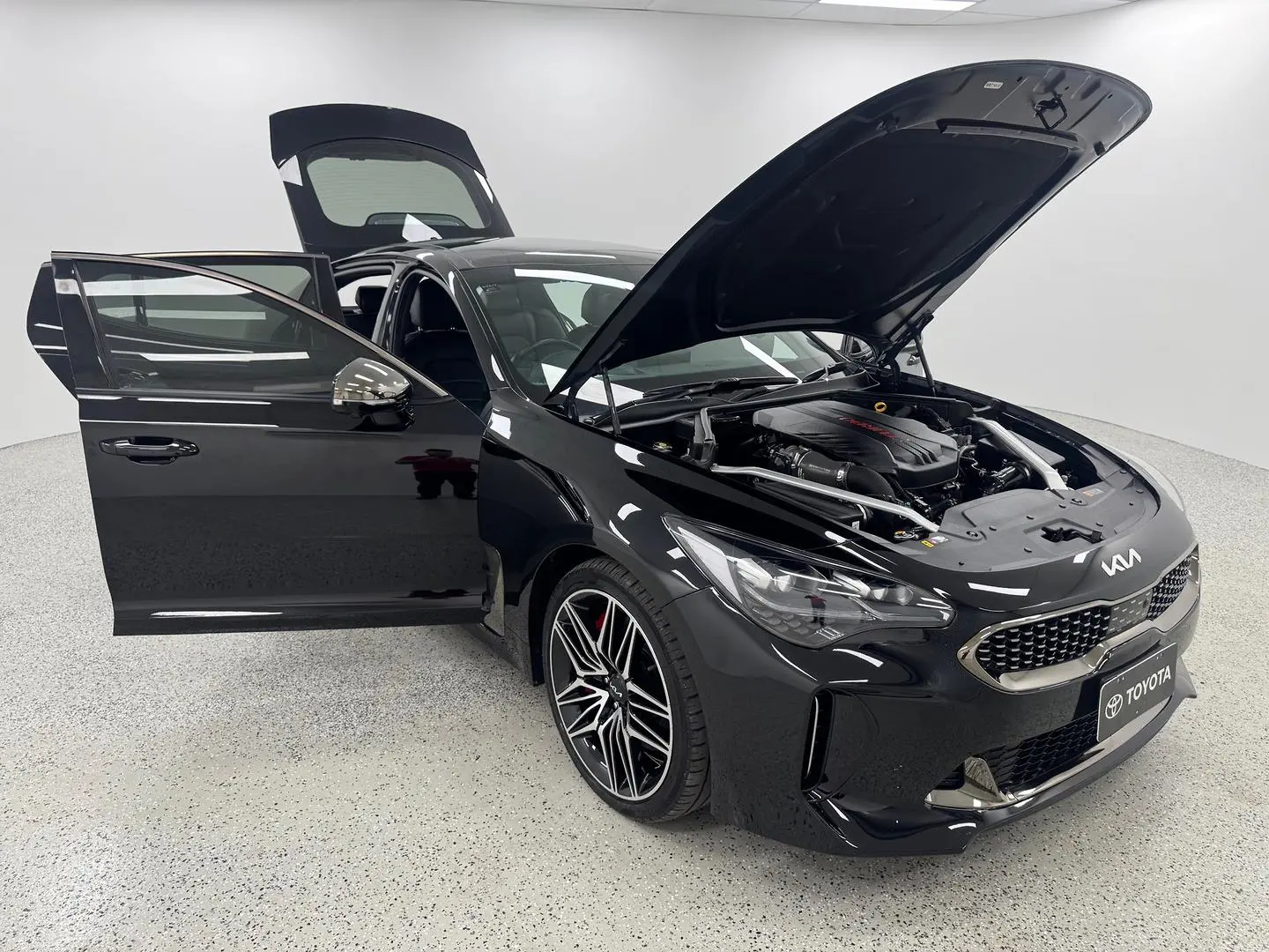 2022 Kia Stinger Gallery Image 7