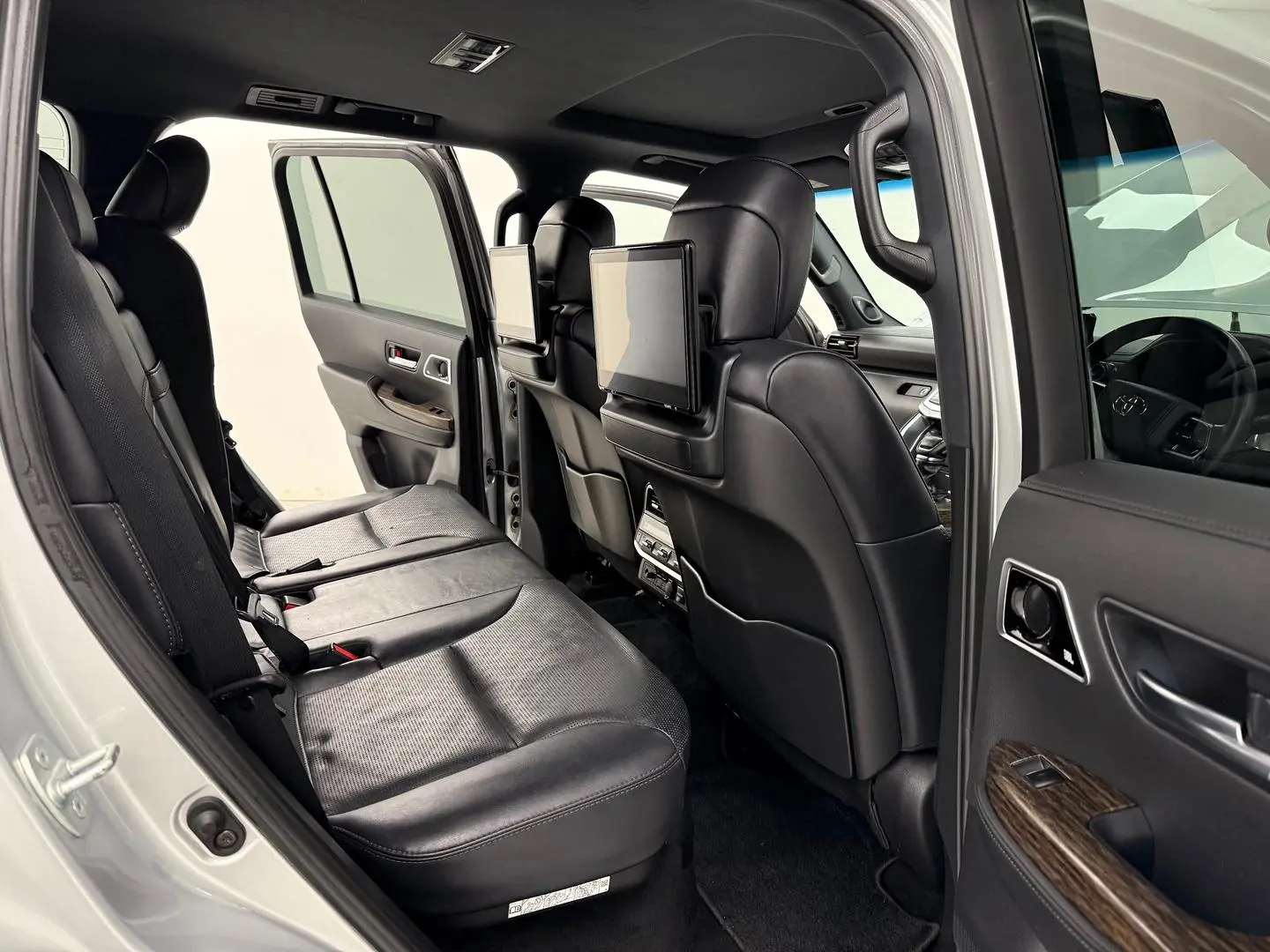 2022 Toyota Landcruiser Gallery Image 19