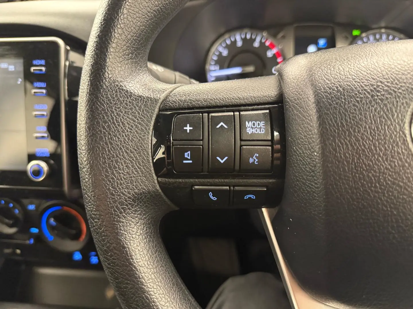 2022 Toyota Hilux Gallery Image 26