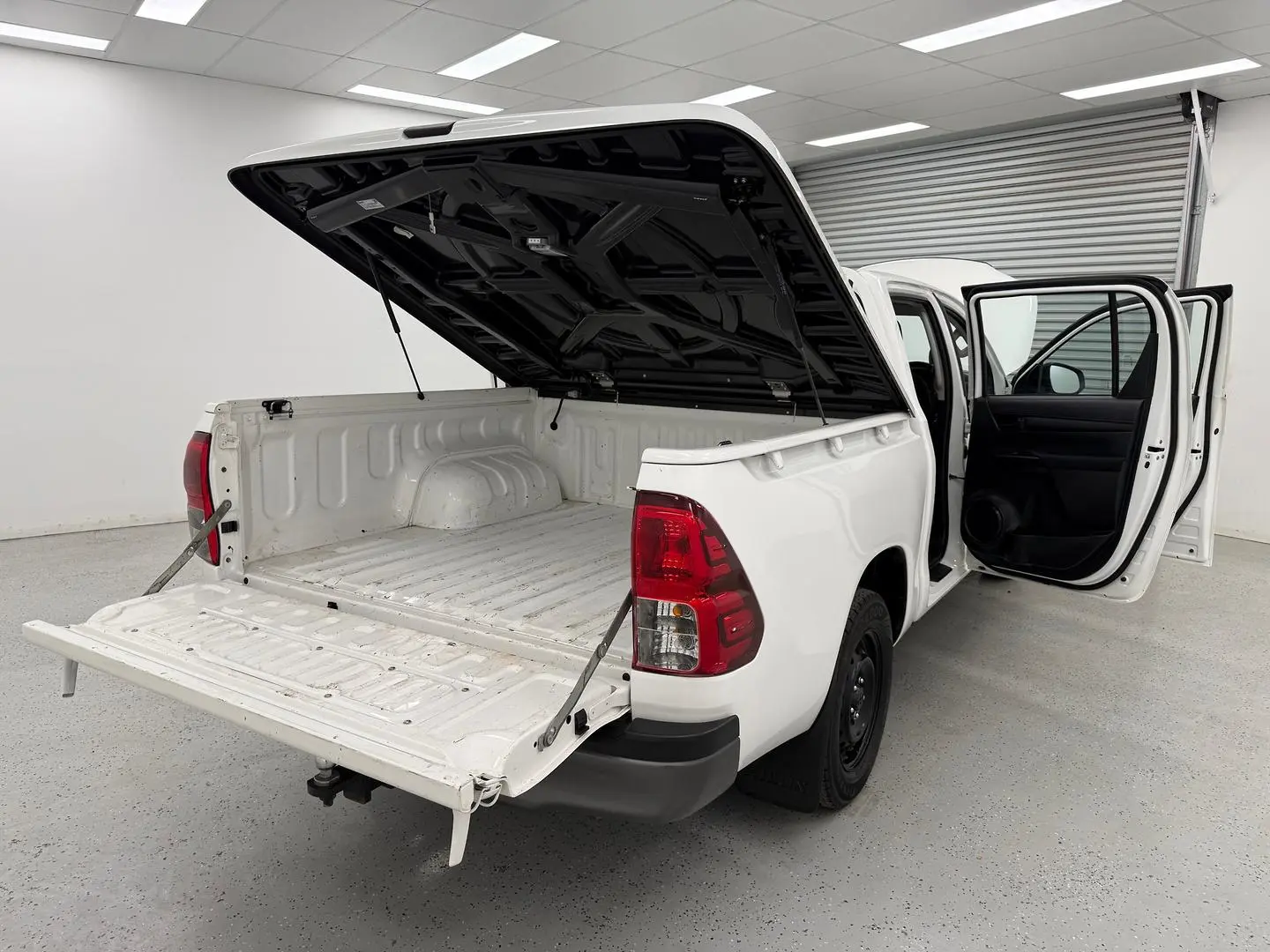 2018 Toyota Hilux Gallery Image 17