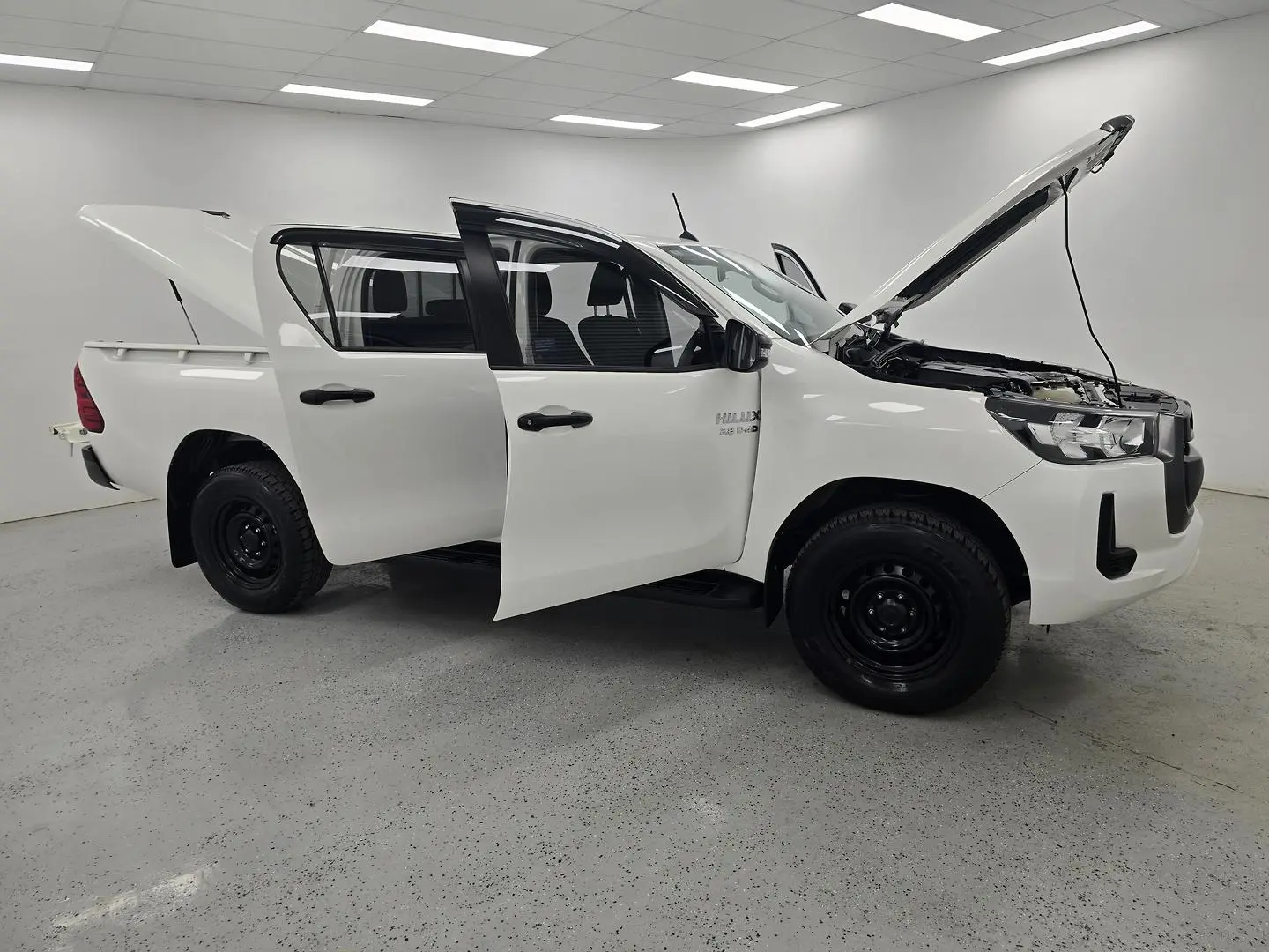 2021 Toyota Hilux Gallery Image 9