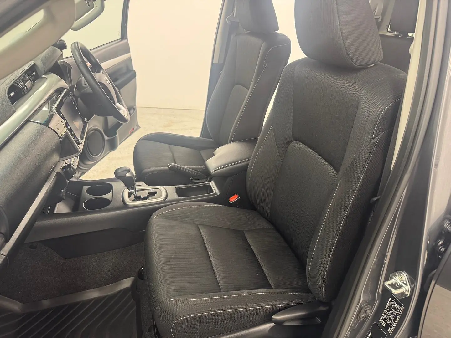 2023 Toyota Hilux Gallery Image 28