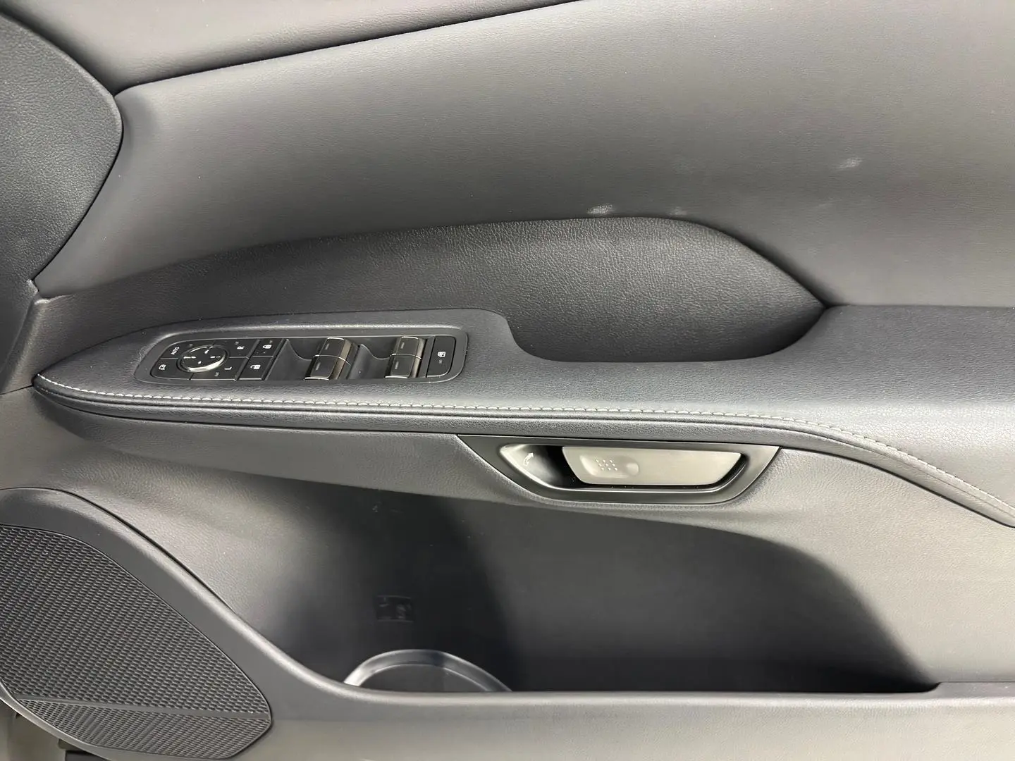 2025 Lexus RX Gallery Image 26