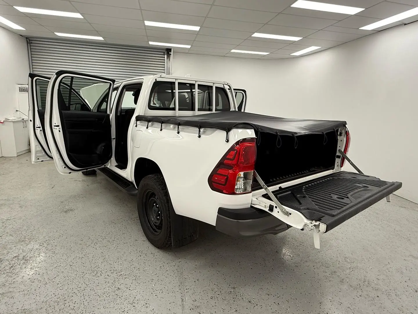 2022 Toyota Hilux Gallery Image 13