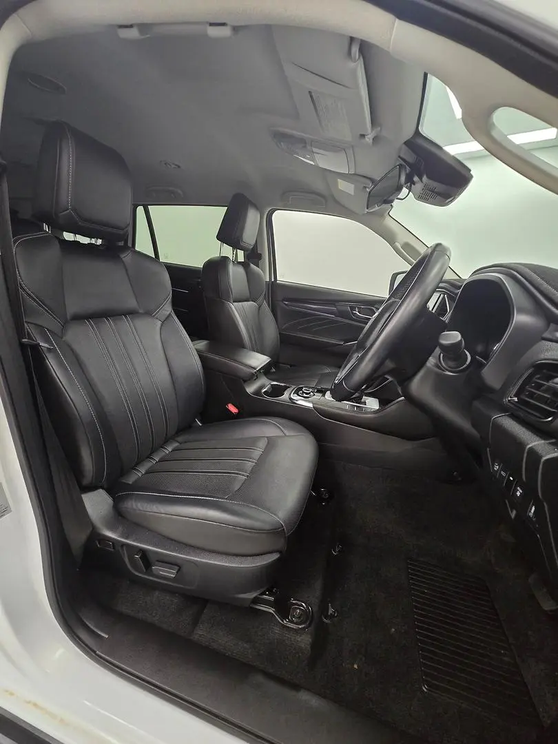 2023 Isuzu MU-X Gallery Image 17