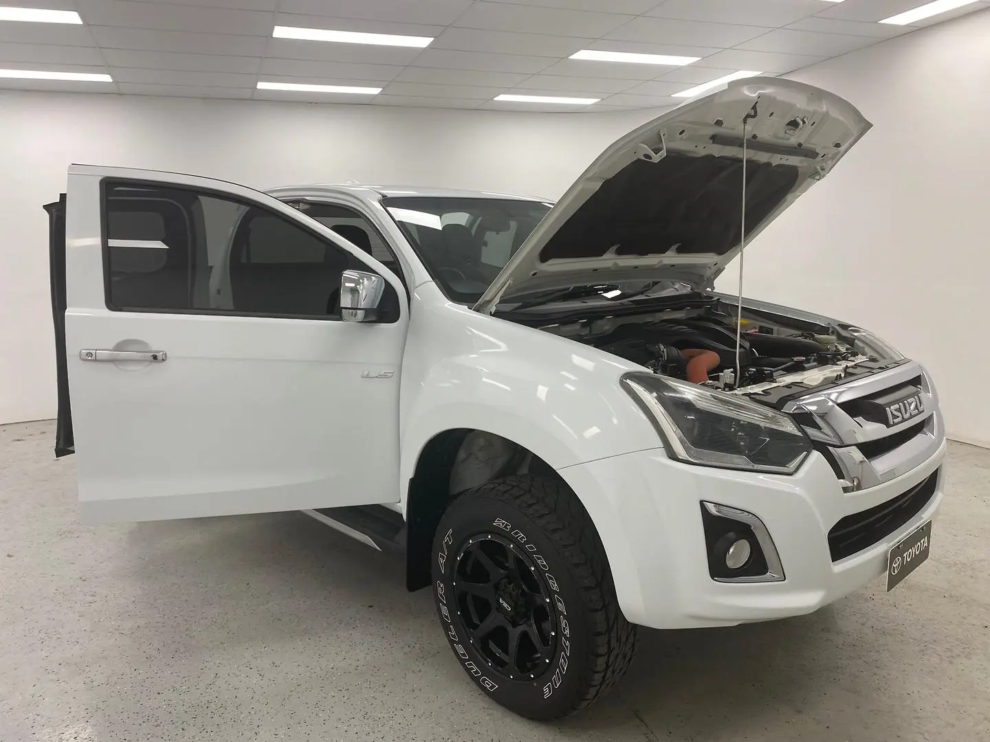 2019 Isuzu D-Max Gallery Image 9