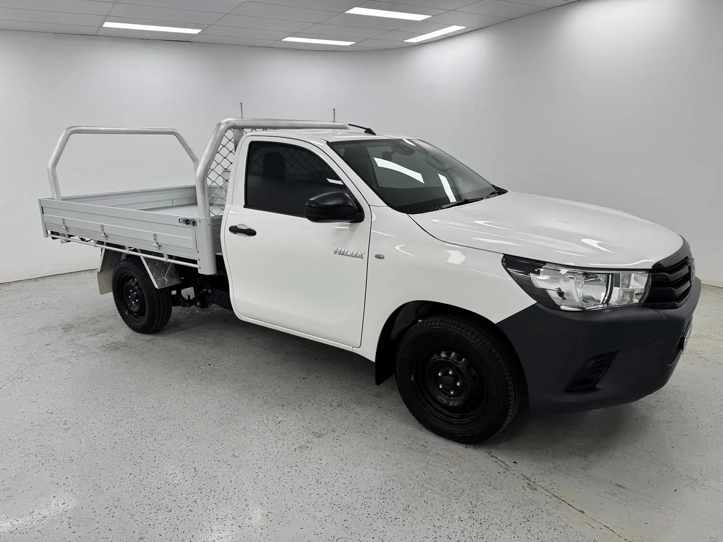 2020 Toyota Hilux Gallery Image 2