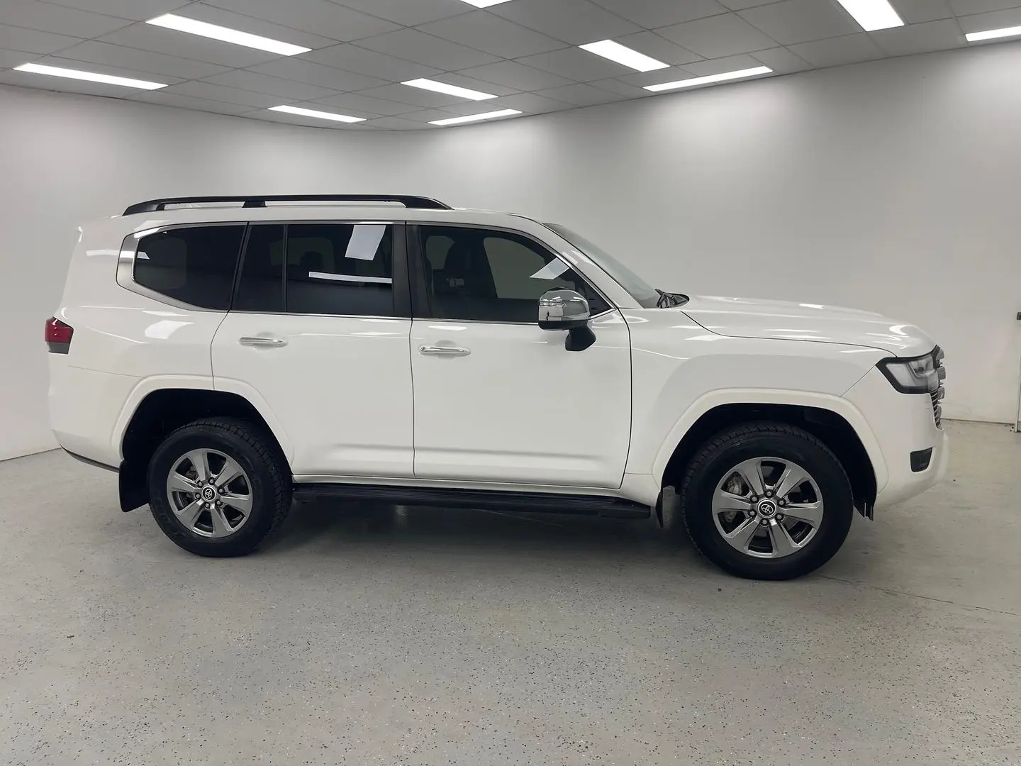 2023 Toyota Landcruiser Gallery Image 2