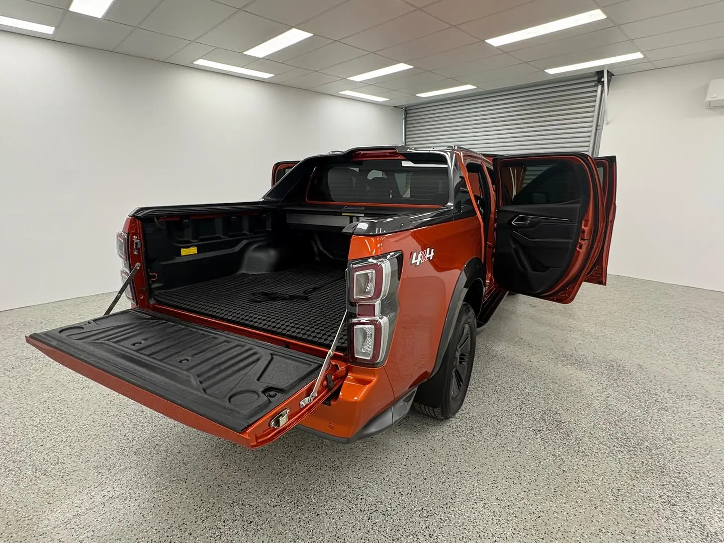 2021 Isuzu D-MAX Gallery Image 11