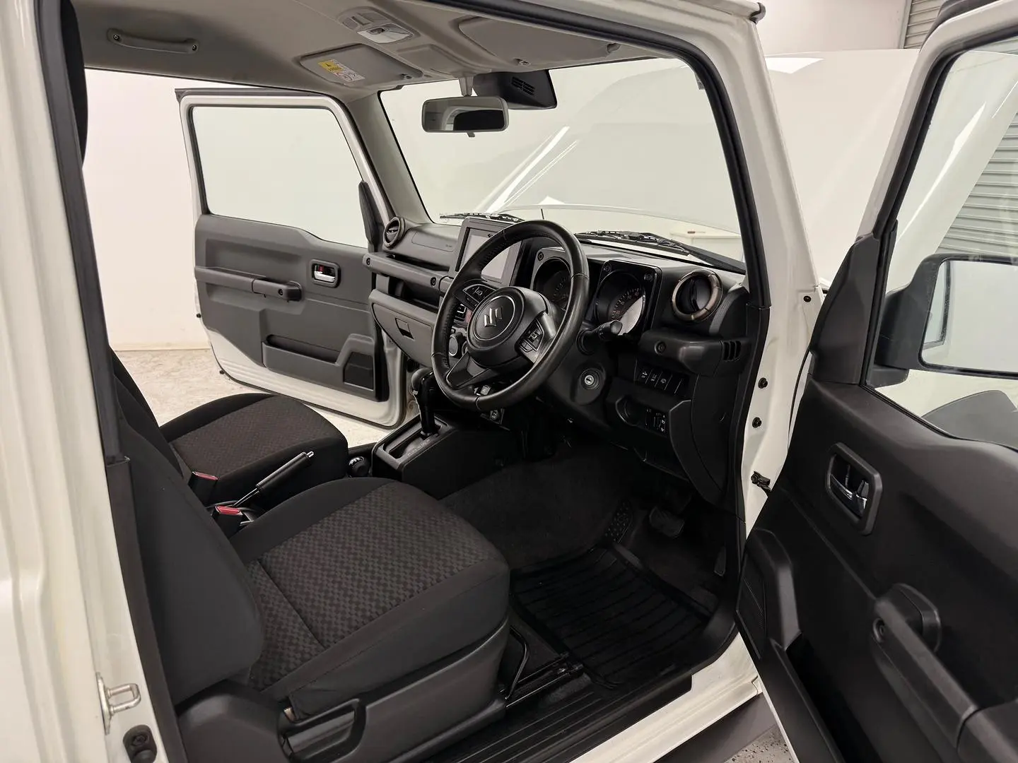 2023 Suzuki Jimny Gallery Image 15