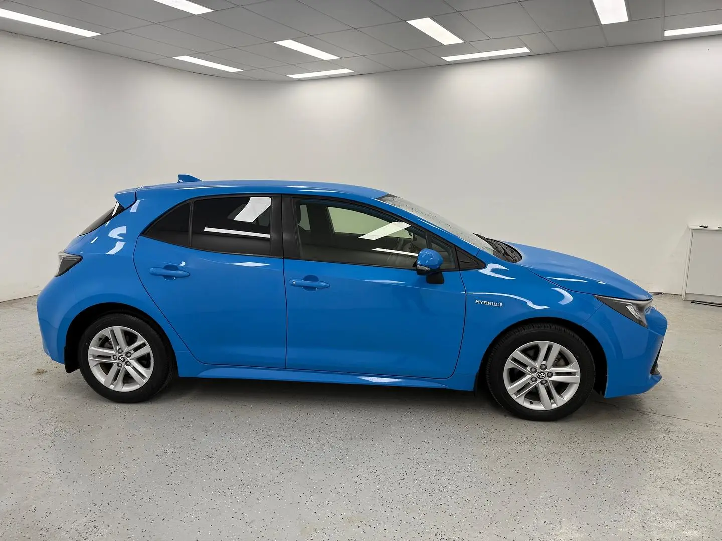 2019 Toyota Corolla Gallery Image 2