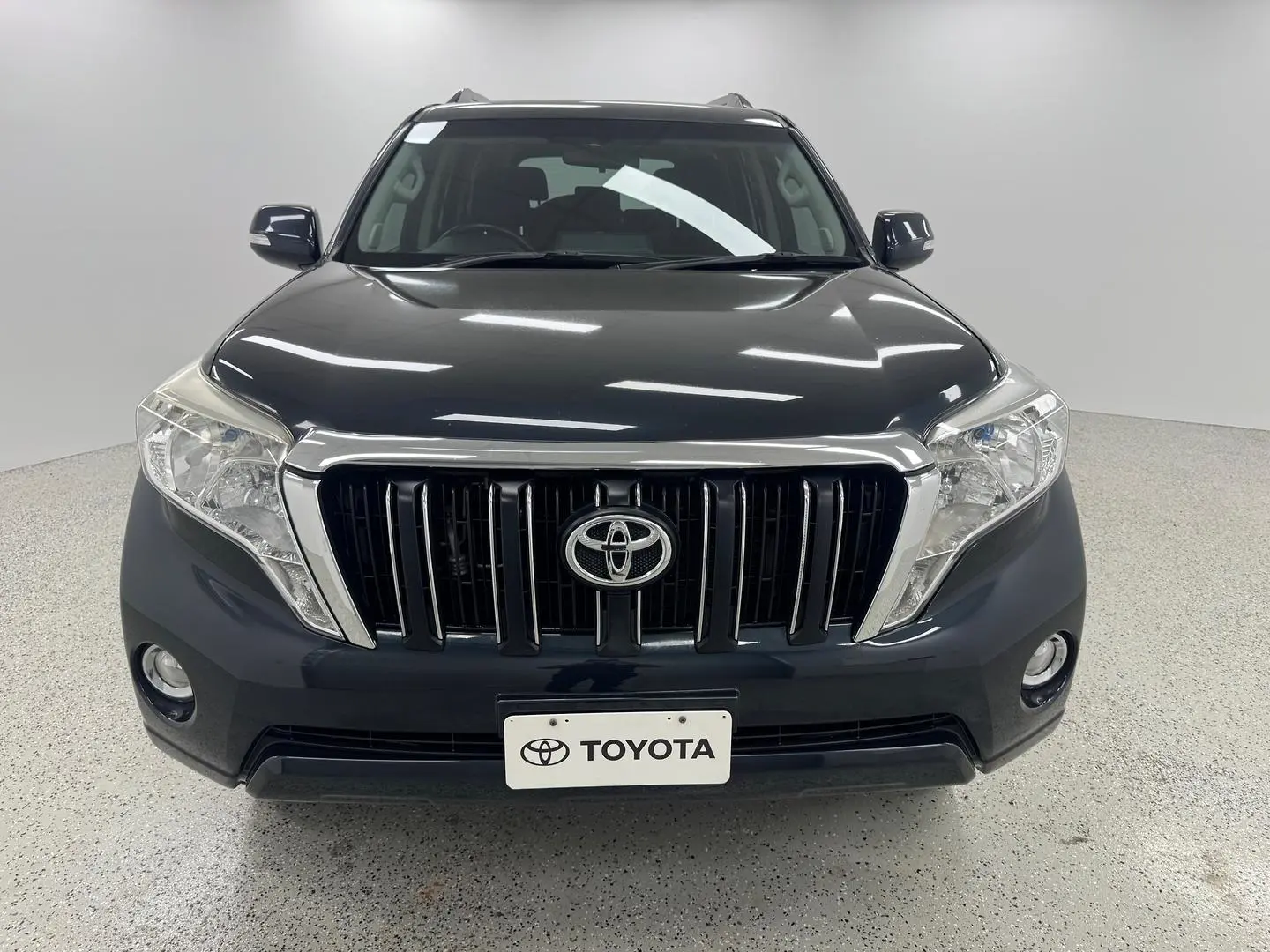 2016 Toyota Landcruiser Prado Gallery Image 35