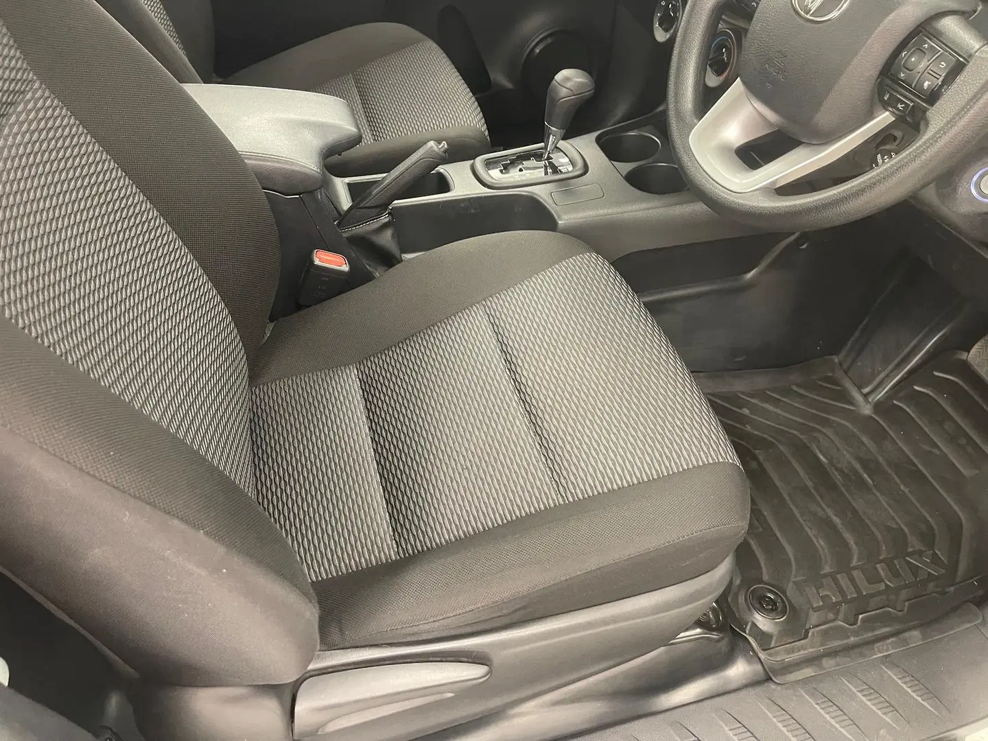 2024 Toyota Hilux Gallery Image 17