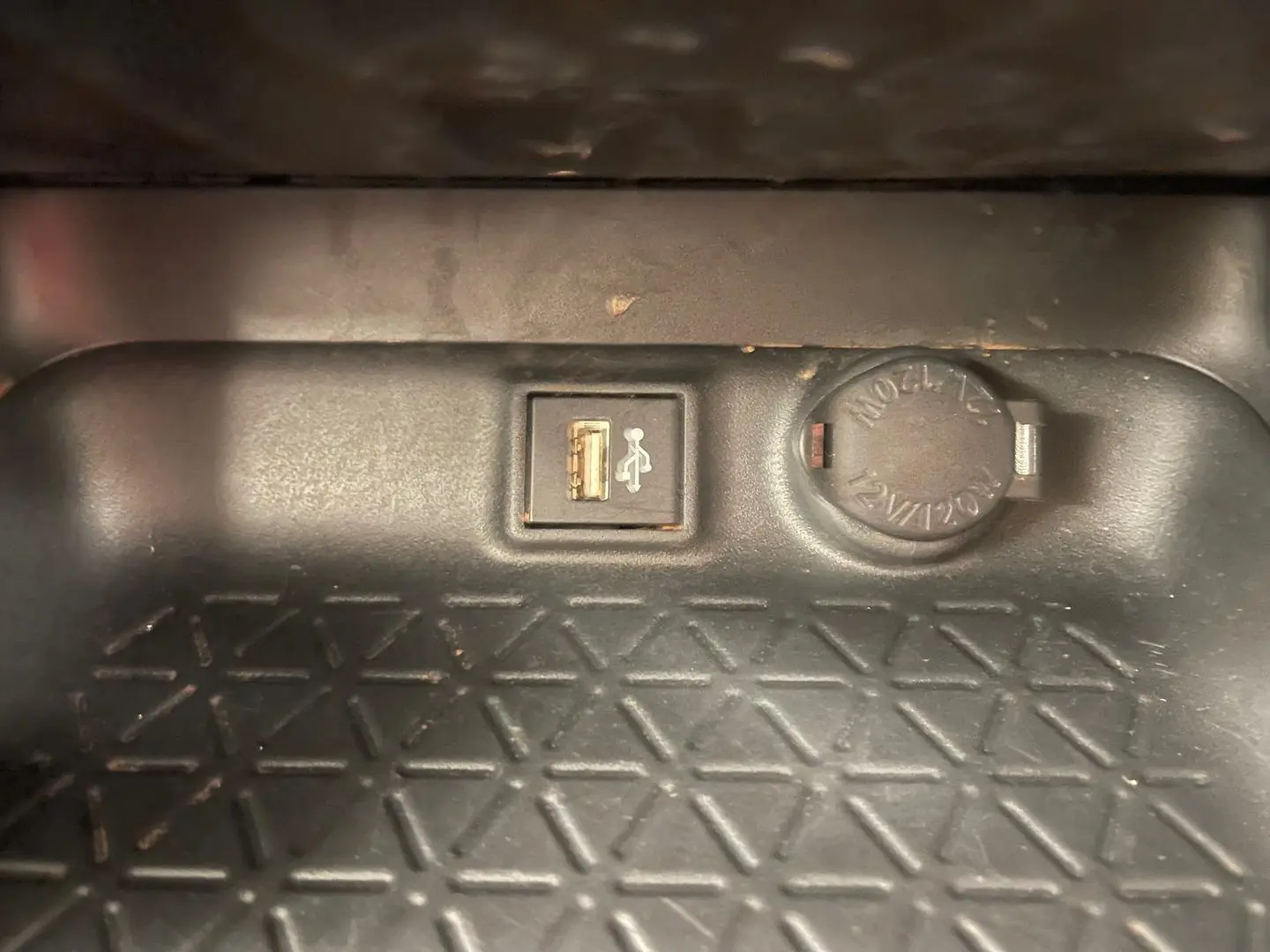 2024 Toyota RAV4 Gallery Image 25