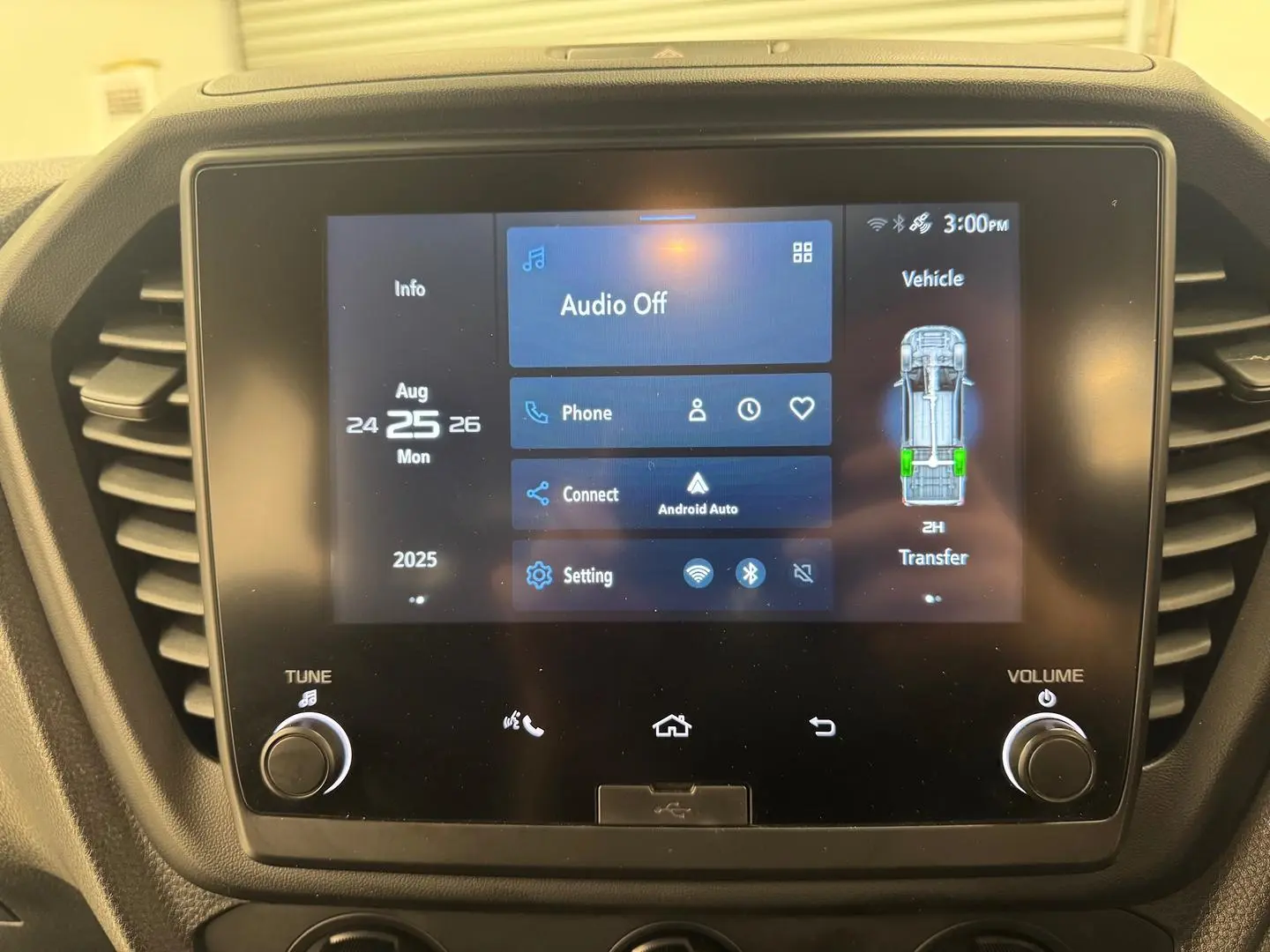 2024 Isuzu D-MAX Gallery Image 22