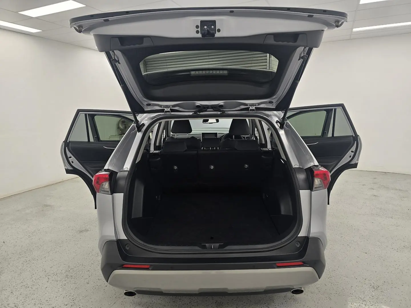 2022 Toyota RAV4 Gallery Image 11
