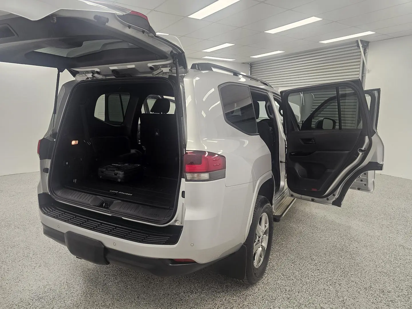 2023 Toyota Landcruiser Gallery Image 21