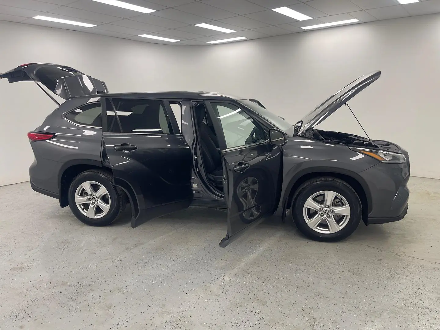 2023 Toyota Kluger Gallery Image 9