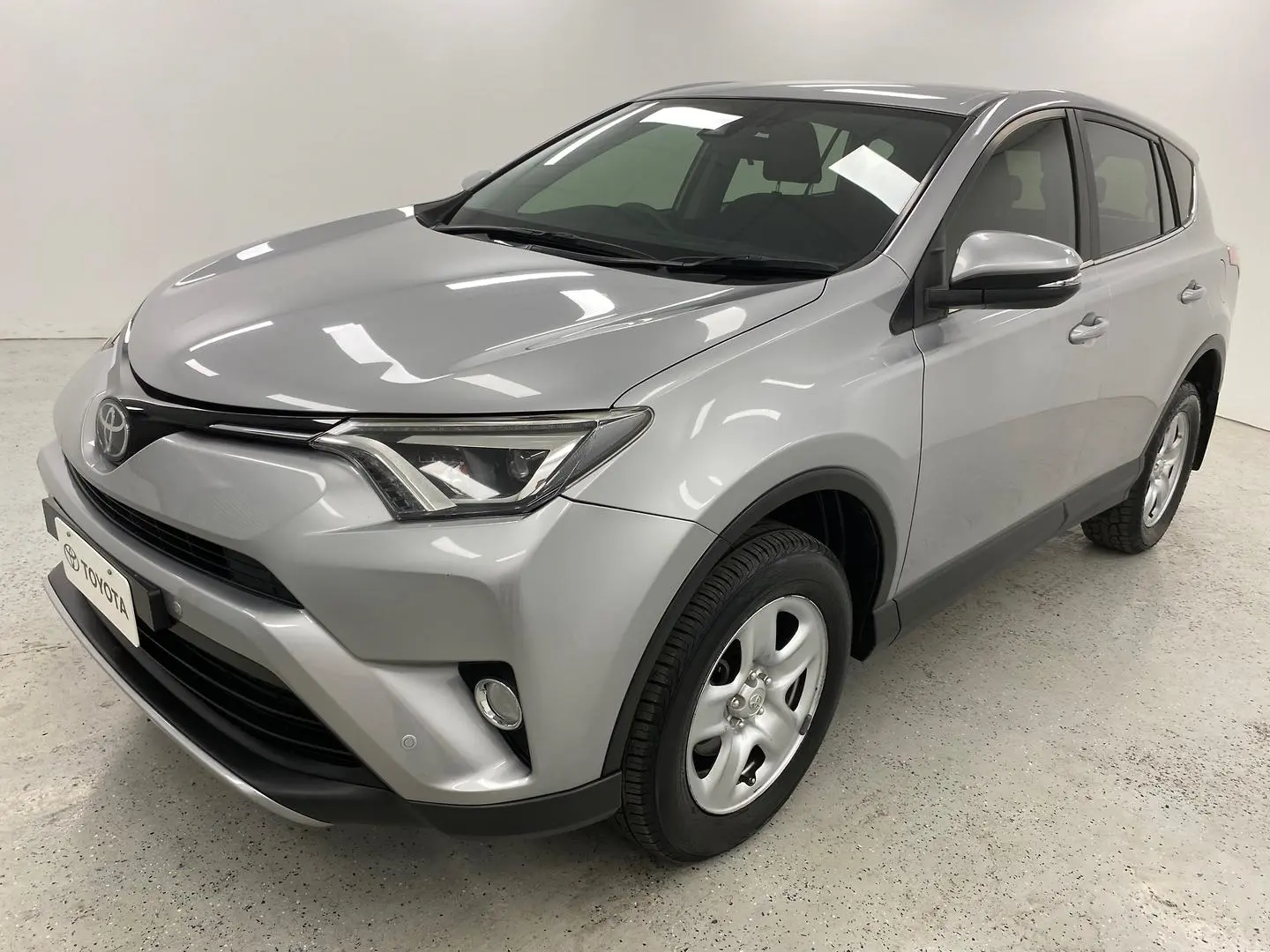 2018 Toyota Rav4 Gallery Image 7