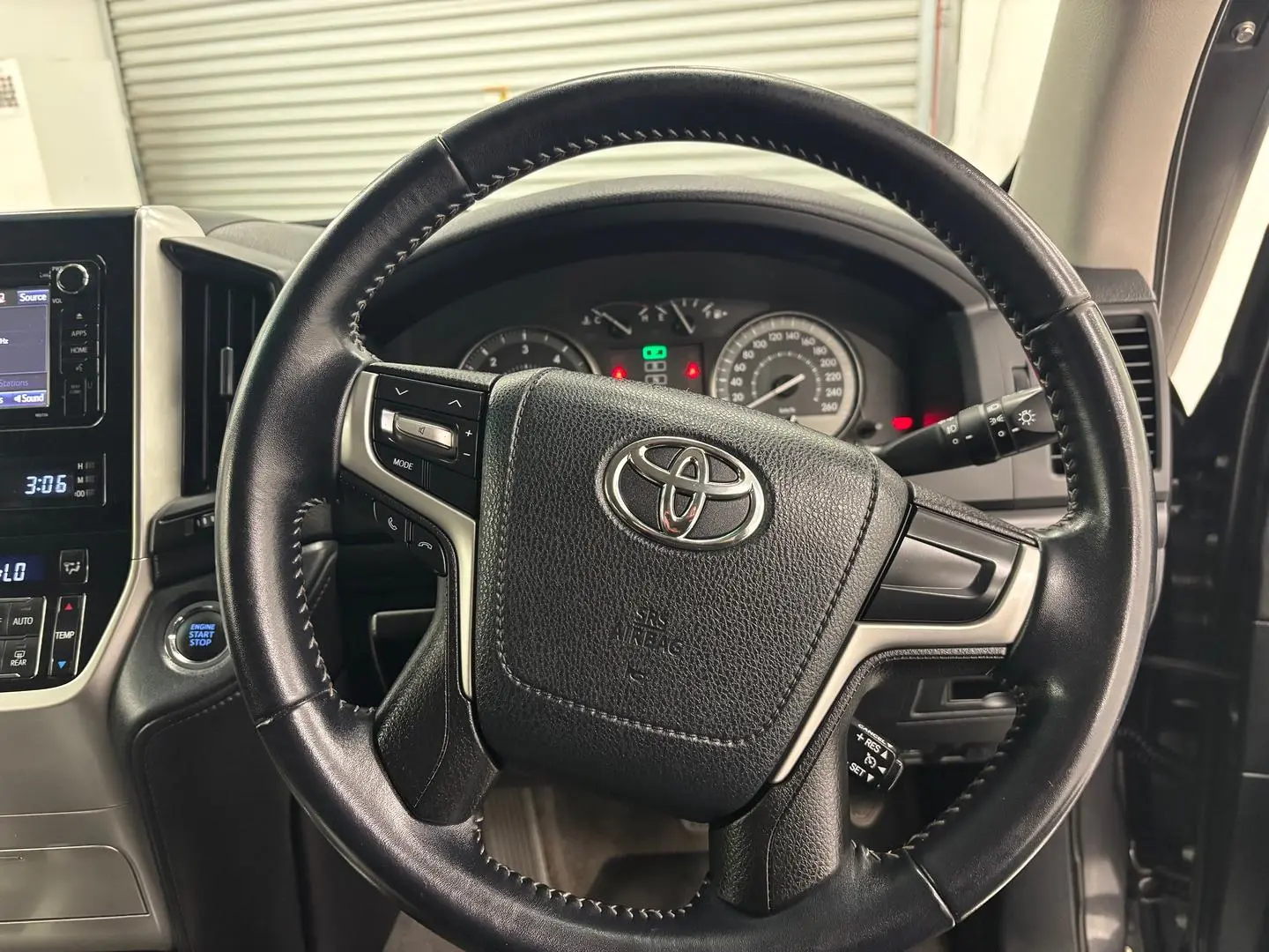 2017 Toyota Landcruiser Gallery Image 27