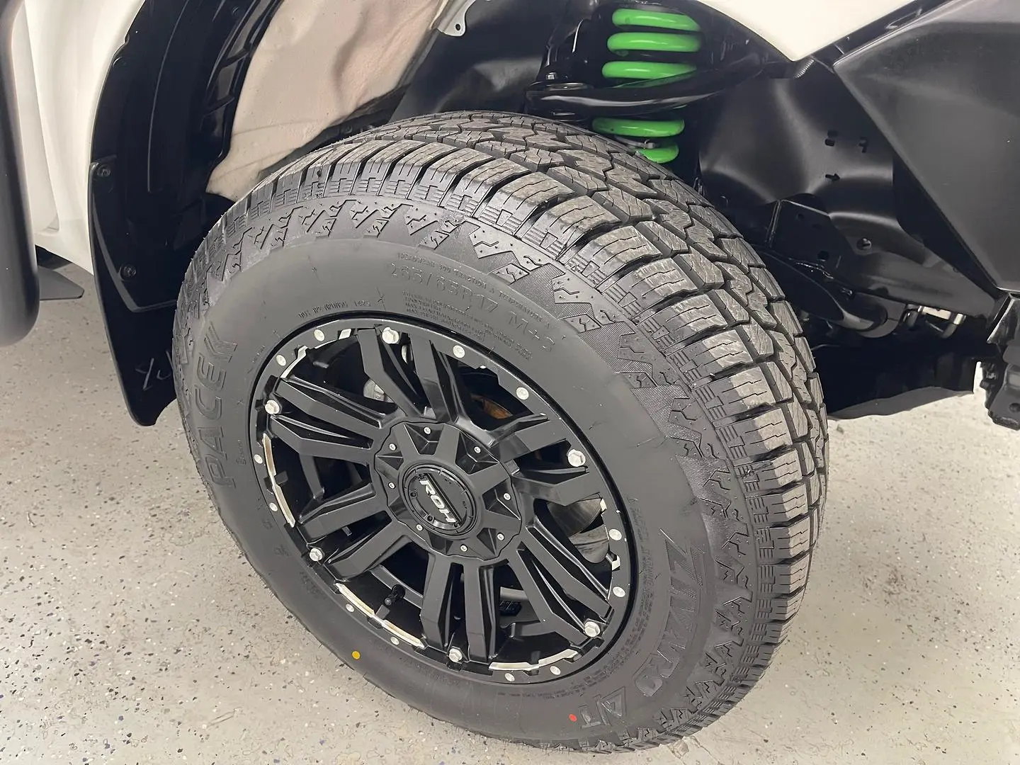 2025 Toyota Hilux Gallery Image 17