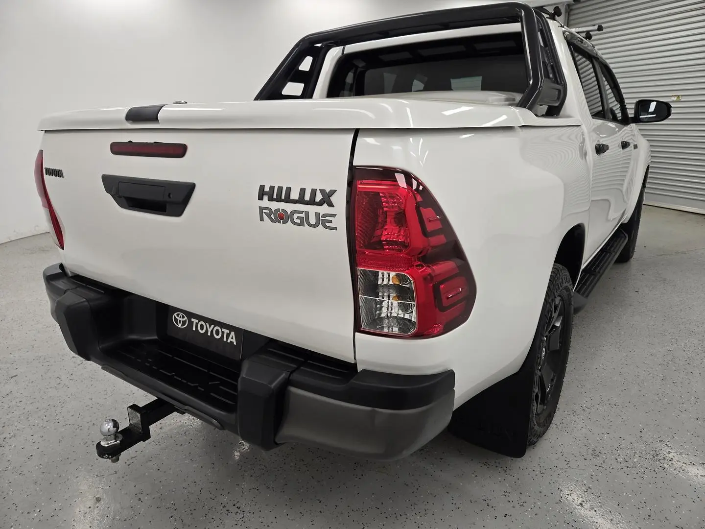 2019 Toyota Hilux Gallery Image 3