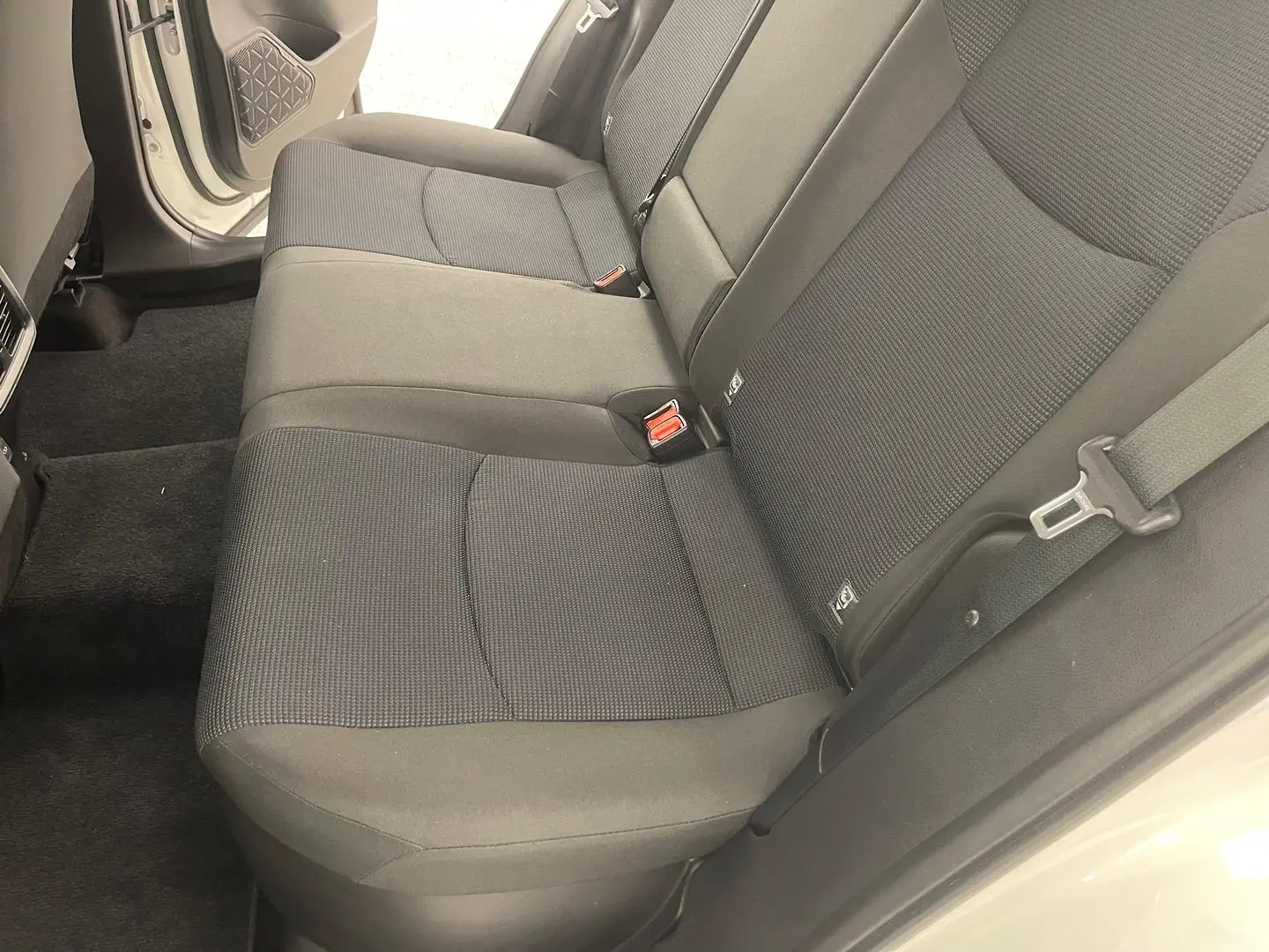 2024 Toyota RAV4 Gallery Image 17