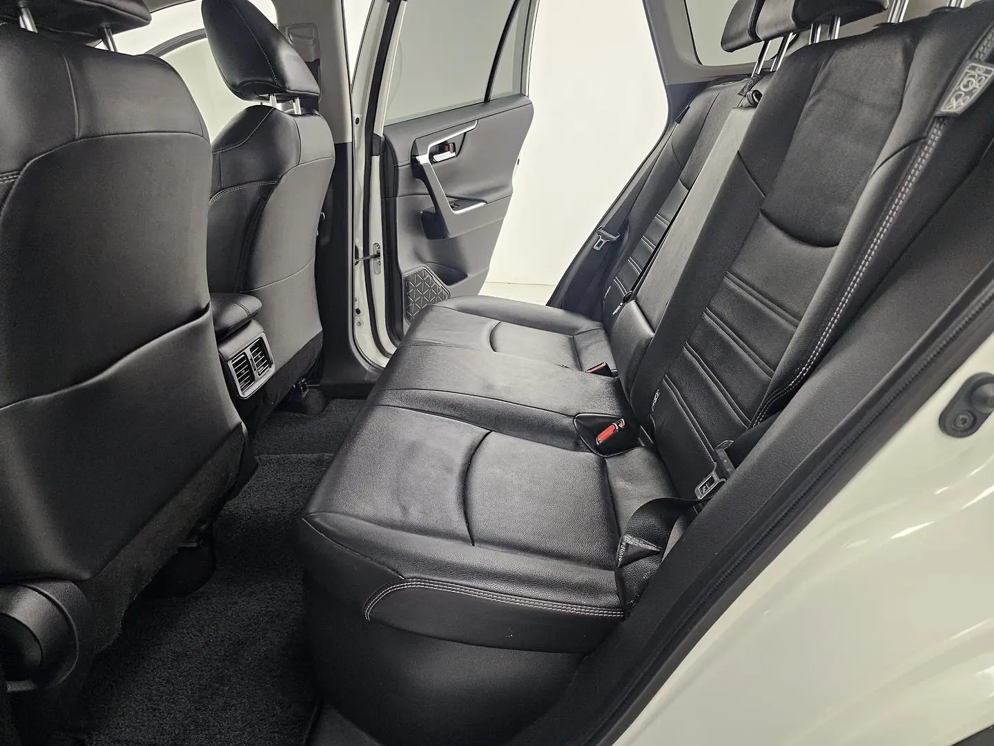 2021 Toyota RAV4 Gallery Image 15