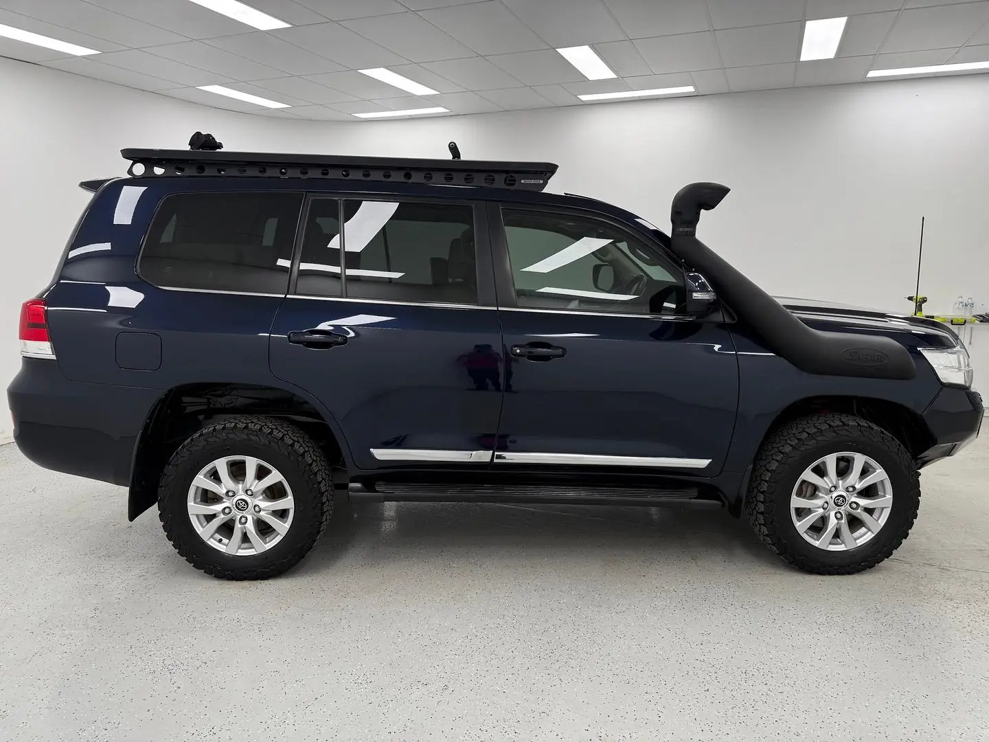 2018 Toyota Landcruiser Gallery Image 2