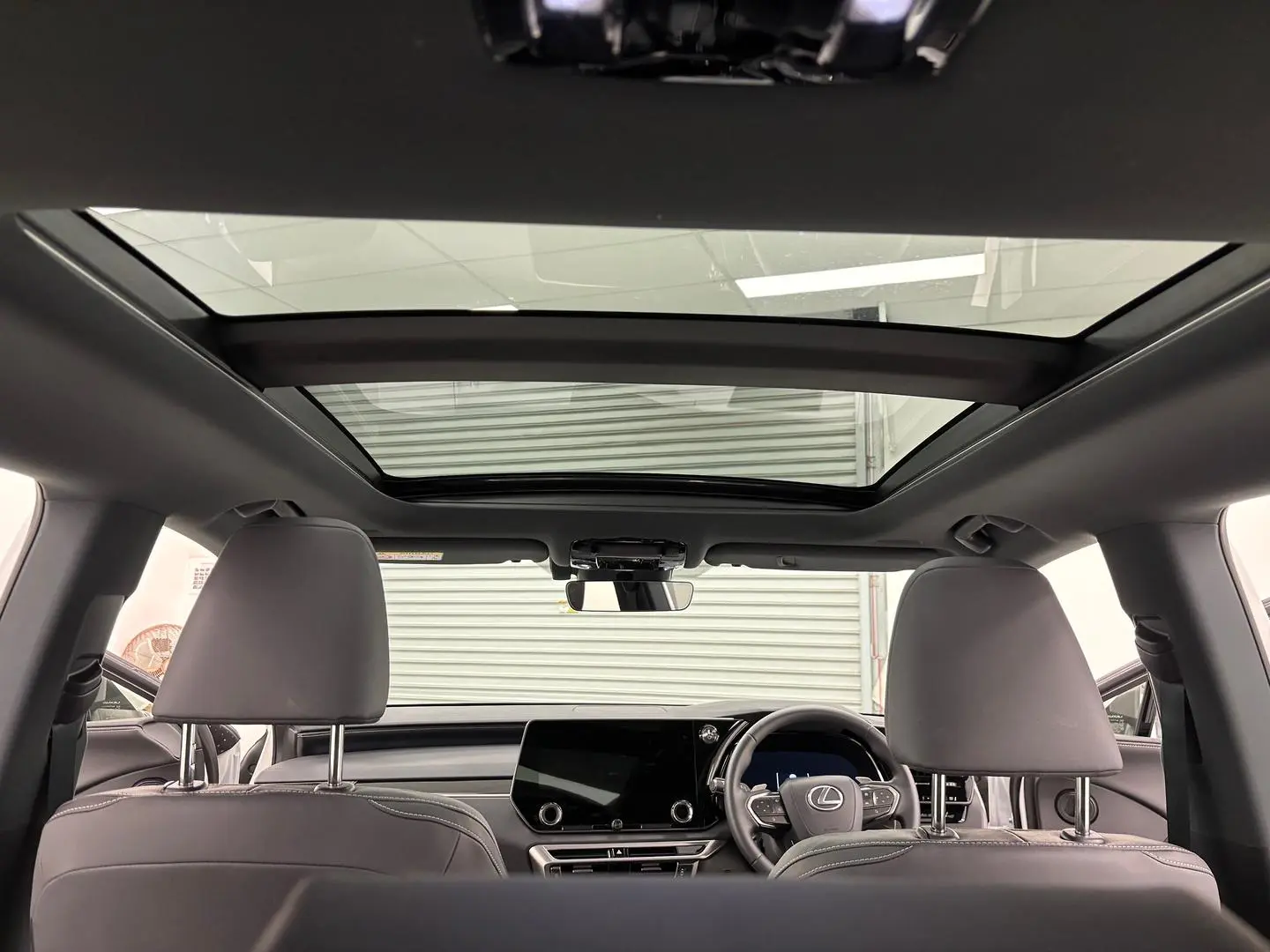 2025 Lexus RX Gallery Image 24