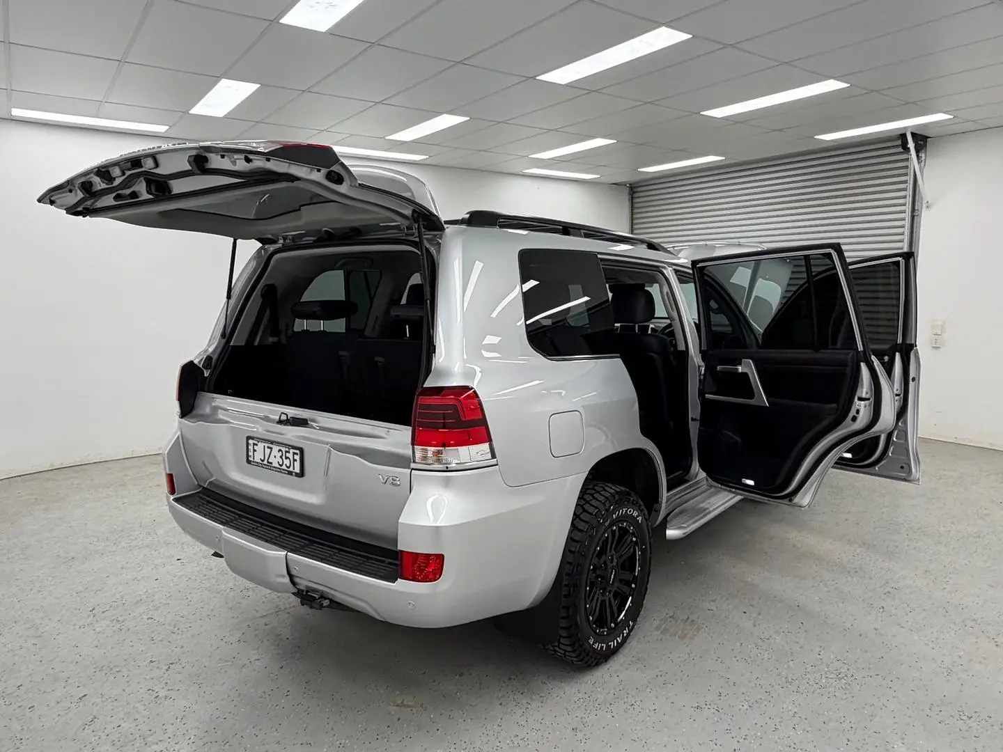 2018 Toyota Landcruiser Gallery Image 9