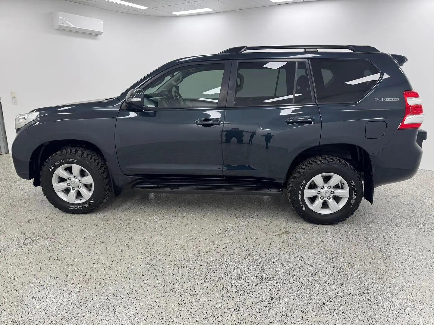 2016 Toyota Landcruiser Prado Gallery Image 5