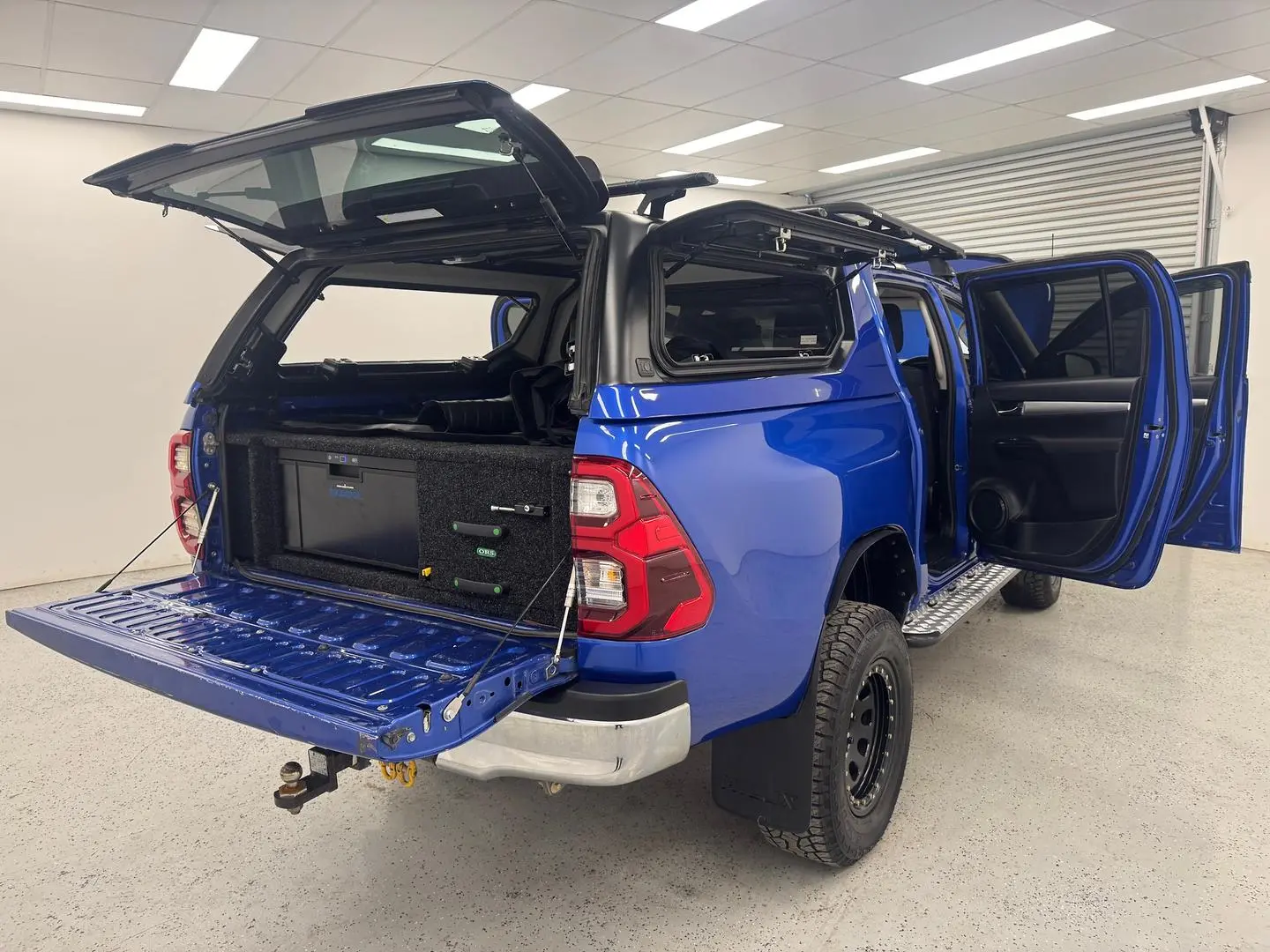 2016 Toyota Hilux Gallery Image 9