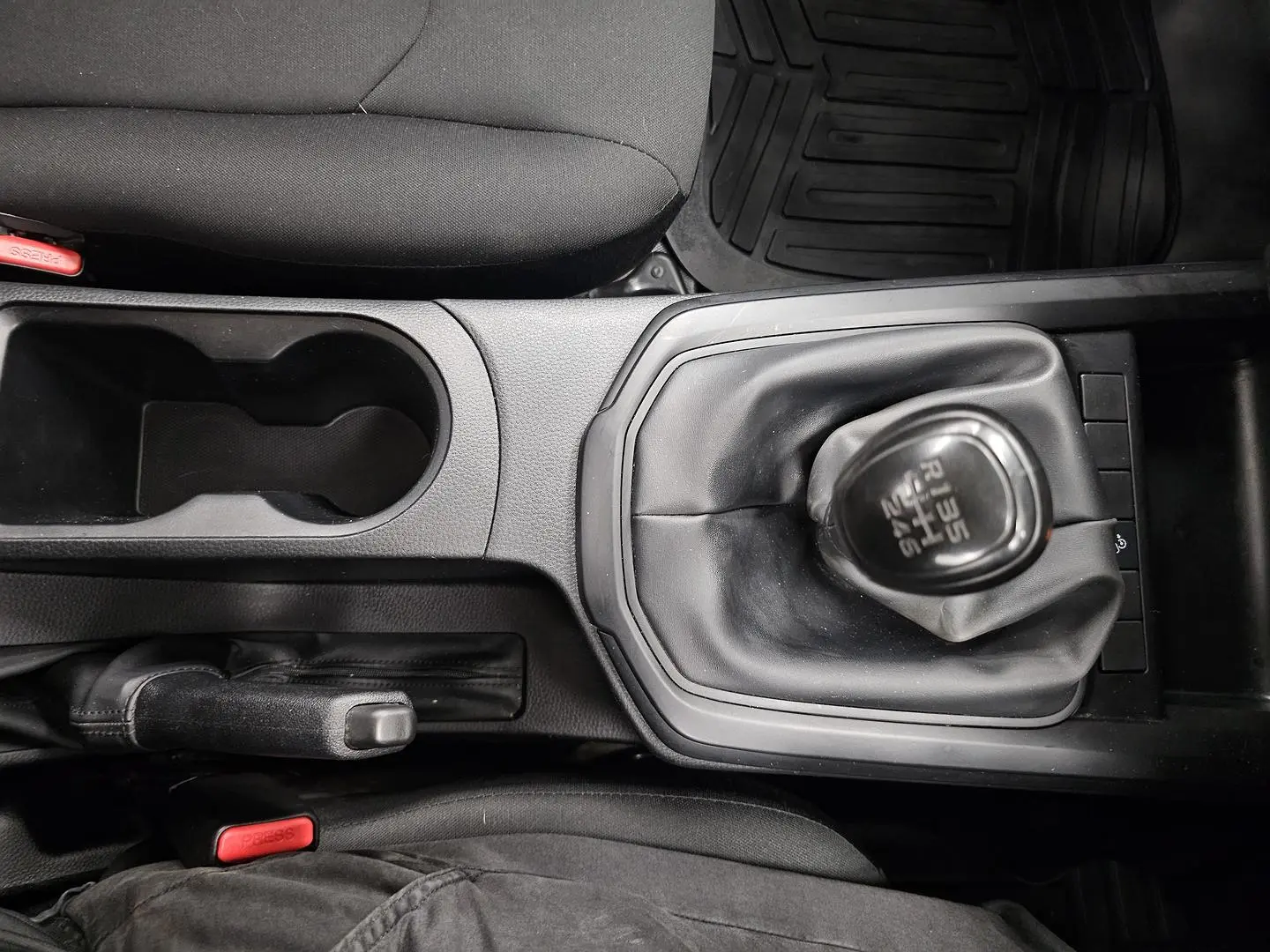 2023 Isuzu D-MAX Gallery Image 27