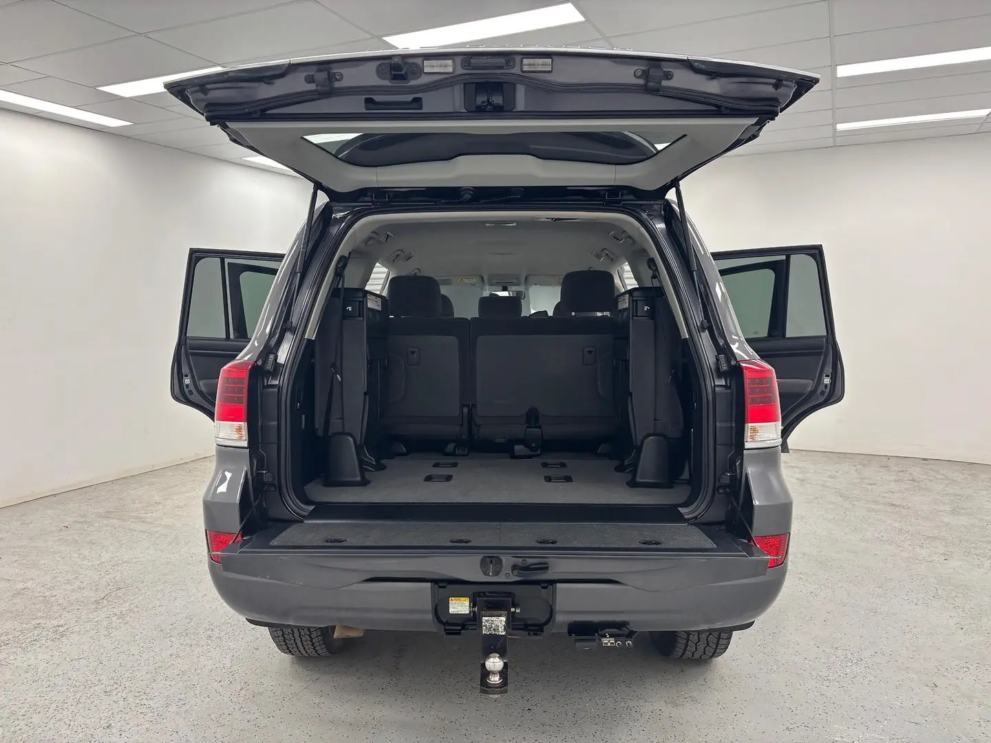 2017 Toyota Landcruiser Gallery Image 11