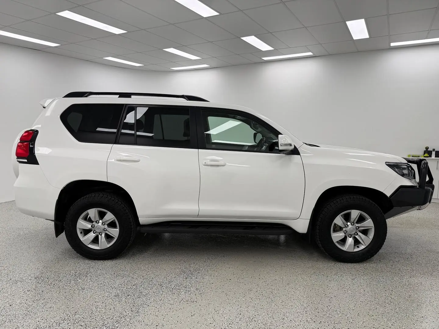 2020 Toyota Landcruiser Prado Gallery Image 2