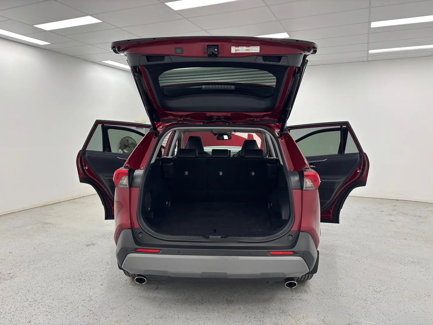 2020 Toyota RAV4 Gallery Image 11