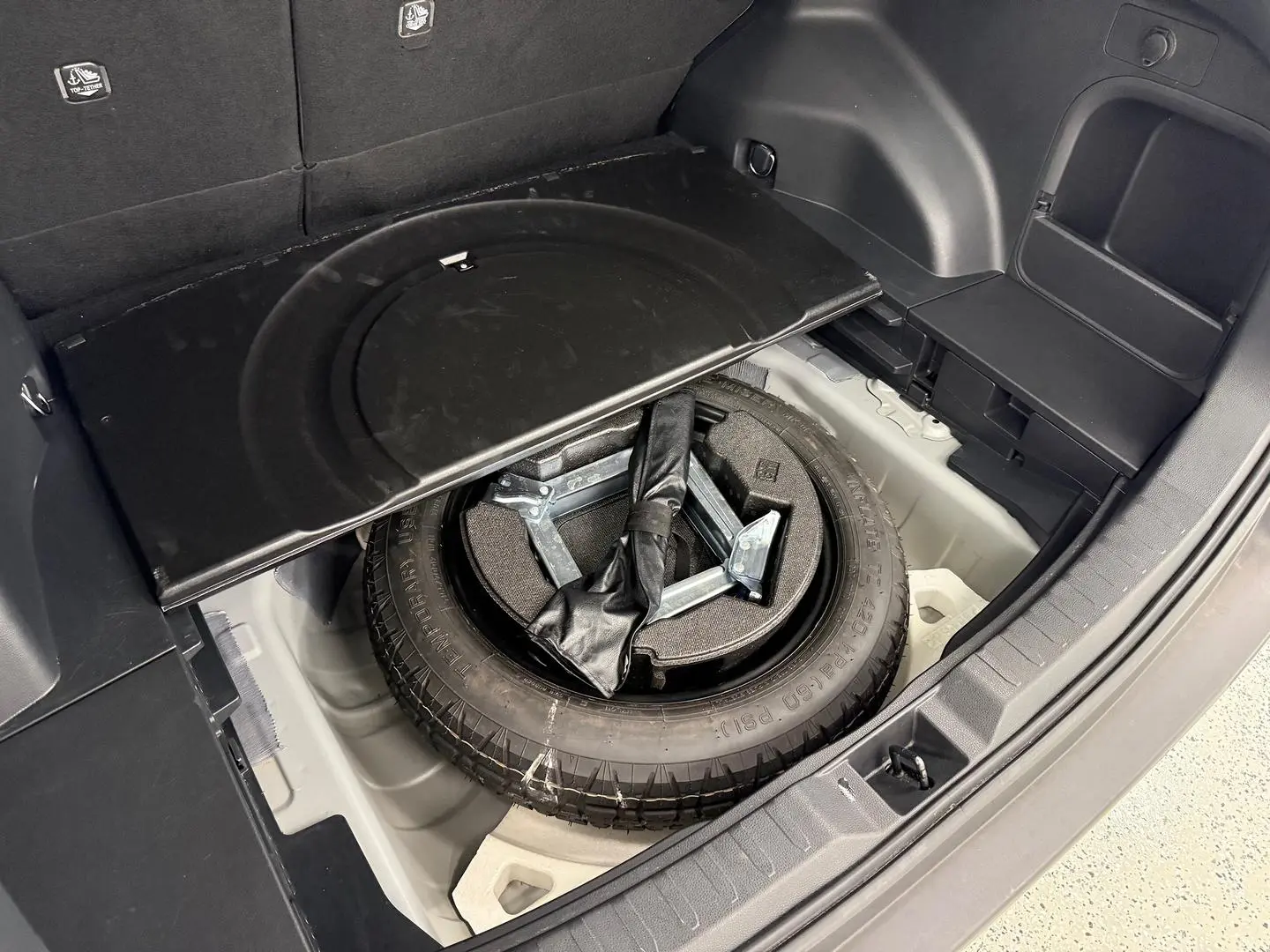 2023 Toyota RAV4 Gallery Image 16