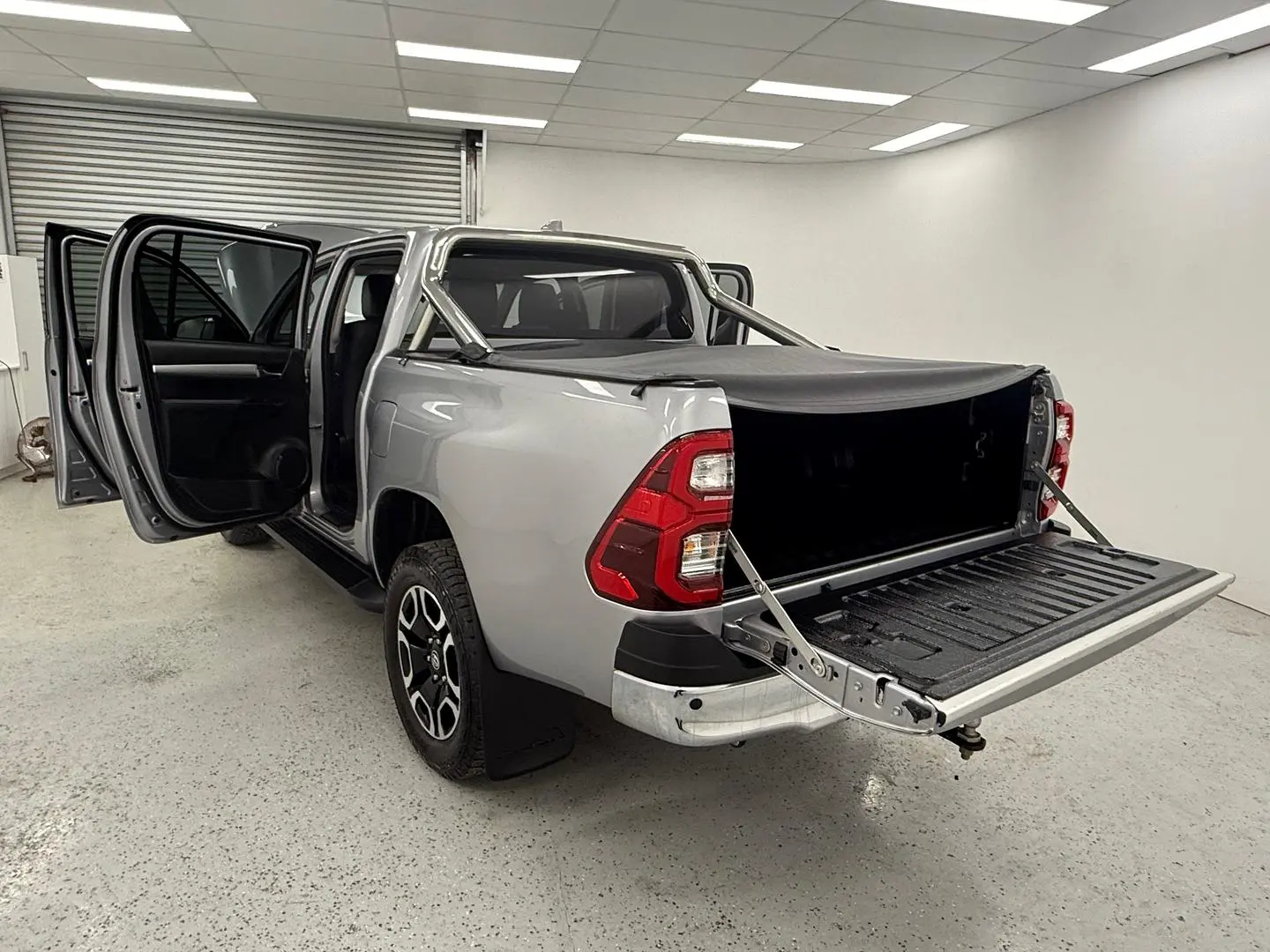 2023 Toyota Hilux Gallery Image 14