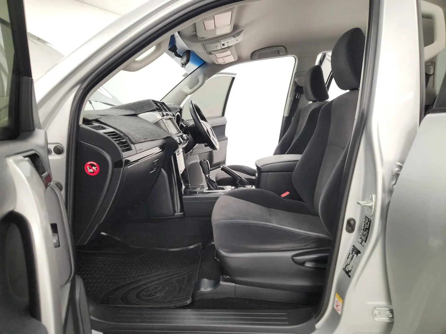 2017 Toyota Landcruiser Prado Gallery Image 18
